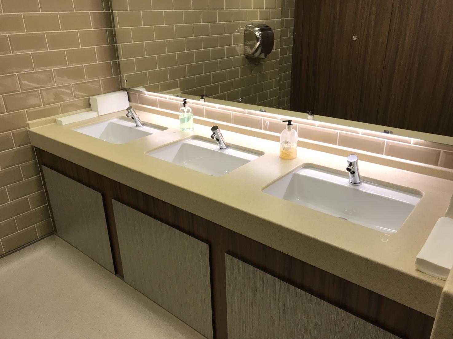 HI-MACS Almond Pearl bathroom worktop