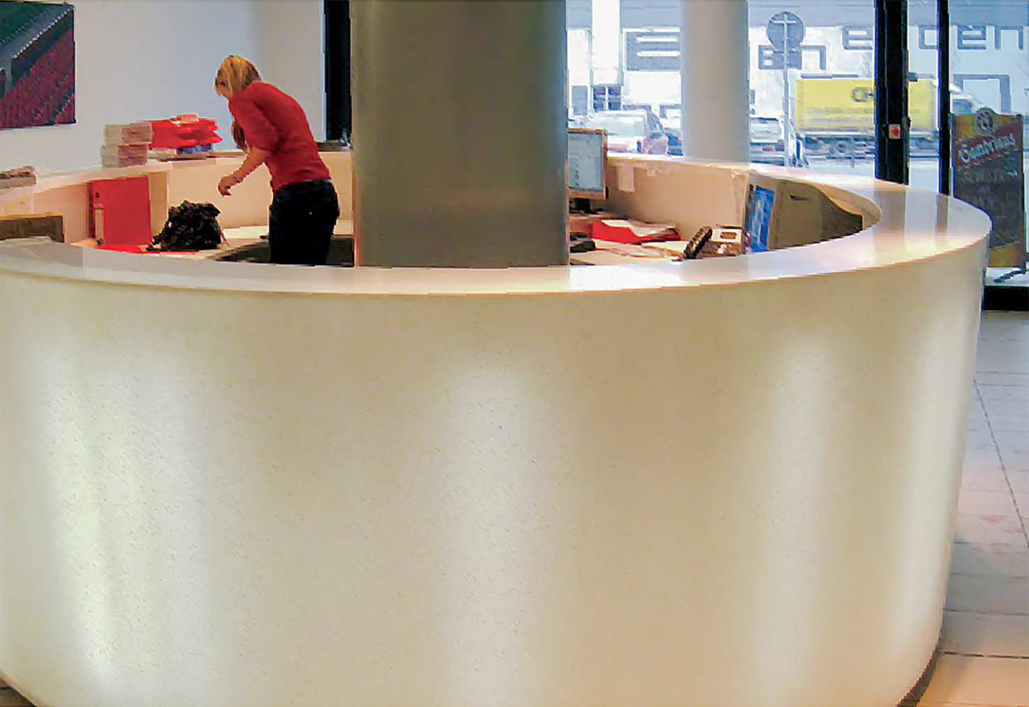 Hanex Ivory Essence Curved Reception Desk
